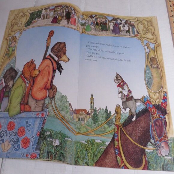 Berlioz the Bear BIG BOOK (almost 2 feet tall) By Jan Brett, Scholastic - Picture 5 of 11